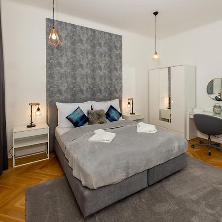 Delightful 1 Bedroom Near Schoenbrunn And Westbahnhof With Big Porch Wenen Buitenkant foto