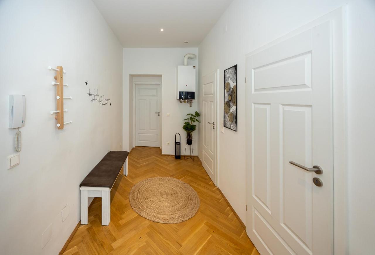 Delightful 1 Bedroom Near Schoenbrunn And Westbahnhof With Big Porch Wenen Buitenkant foto